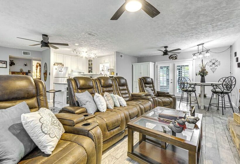 Fort Walton Beach Home W/ Pool: 5 Mi To Beach!