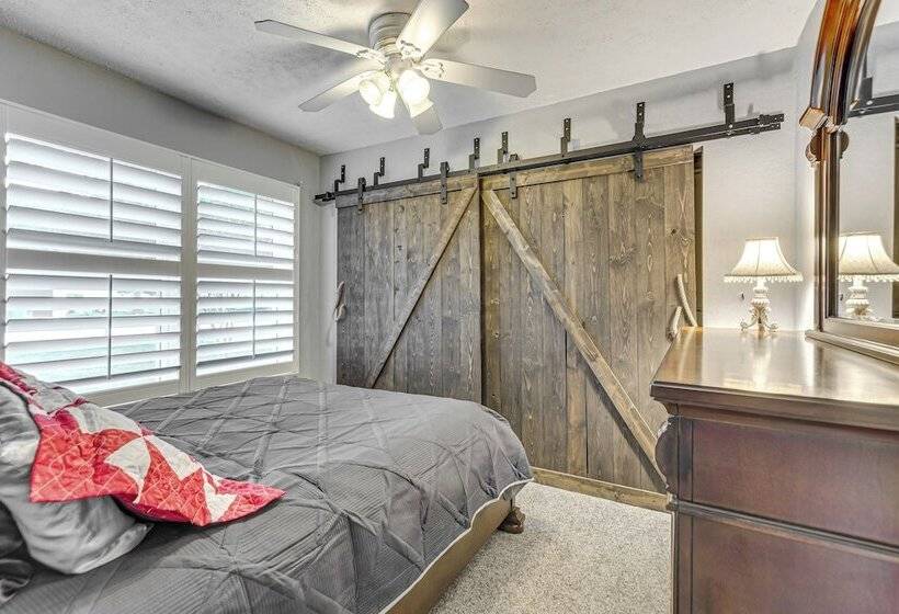 Fort Walton Beach Home W/ Pool: 5 Mi To Beach!