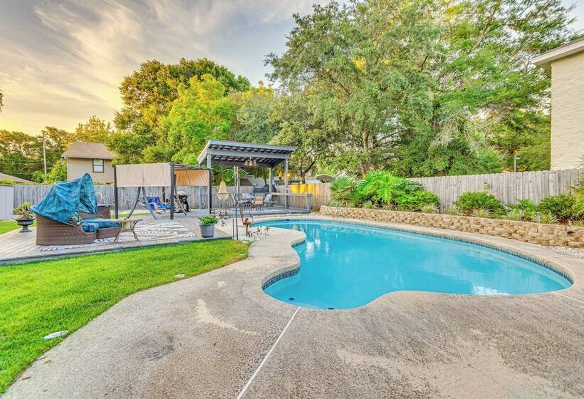 Fort Walton Beach Home W/ Pool: 5 Mi To Beach!