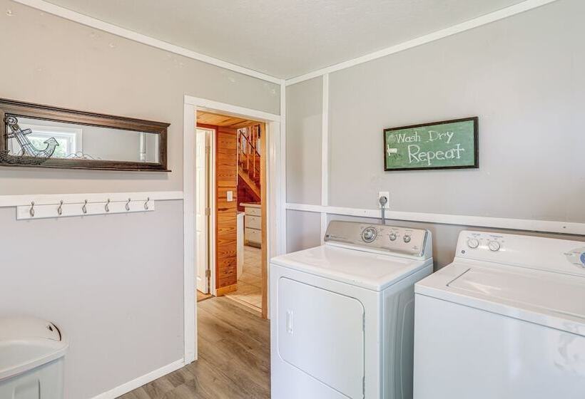 Greers Ferry Home W/ Fire Pit Near Shiloh Marina!