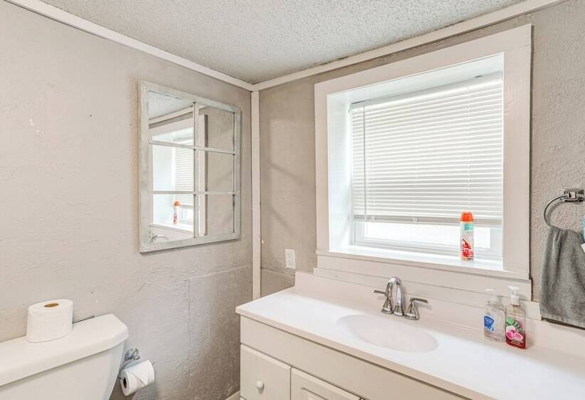 Greers Ferry Home W/ Fire Pit Near Shiloh Marina!