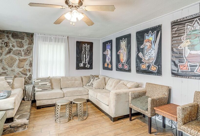 Greers Ferry Home W/ Fire Pit Near Shiloh Marina!