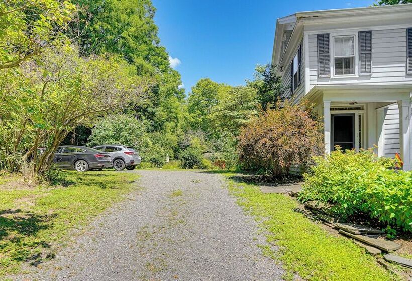 Historic Catskills Farmhouse: Ski, Hike & Relax!