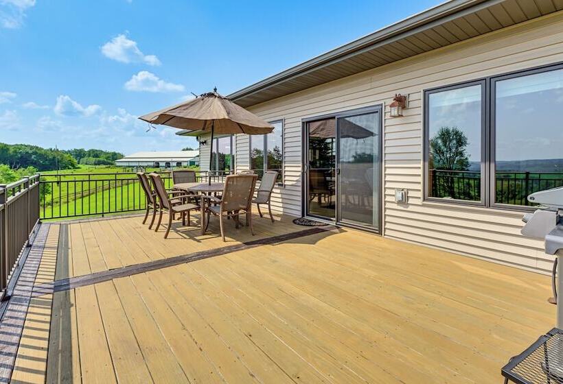 Hoheland Ranch  On 185 Acres W/ Deck + Views!