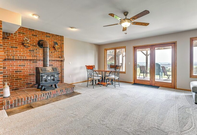 Hoheland Ranch  On 185 Acres W/ Deck + Views!