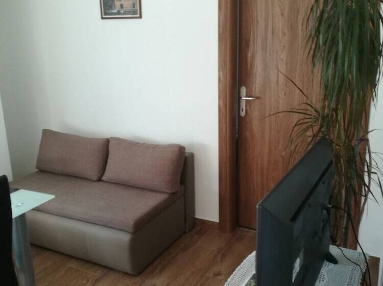 هتل Apartment Anica