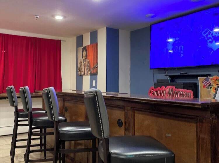 فندق Broadway And Main