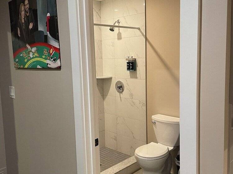 فندق Broadway And Main