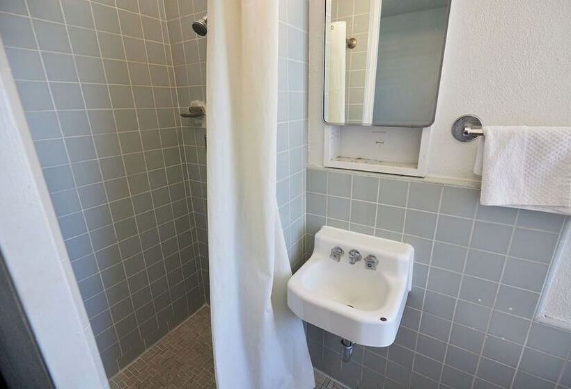 בית מלון כפרי Central Ymca Residences