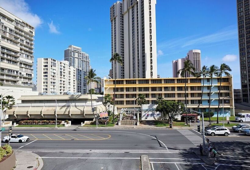 בית מלון כפרי Central Ymca Residences