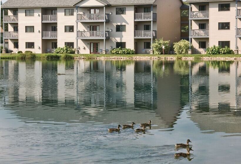 בית מלון כפרי Club Wyndham Tamarack