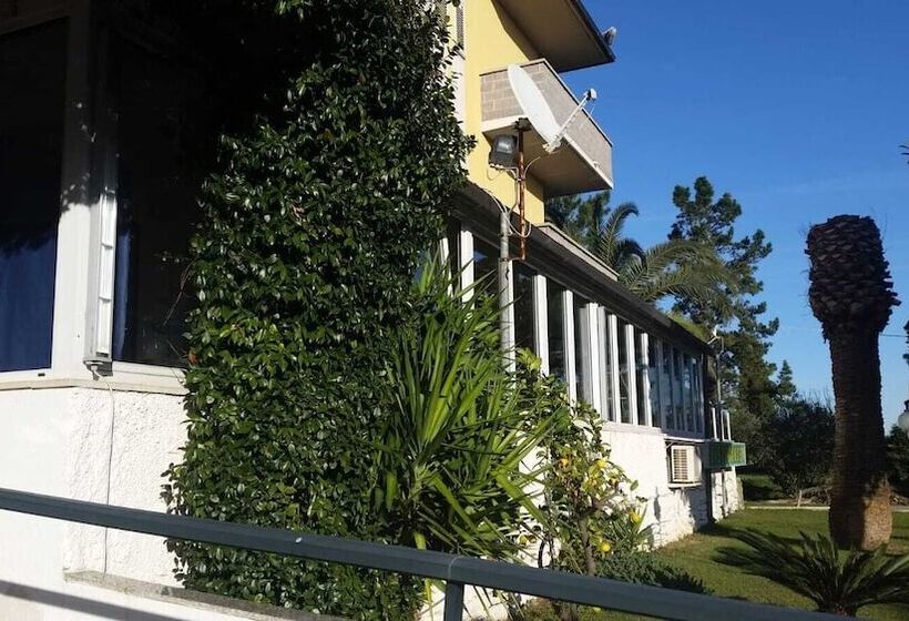 בית מלון כפרי Hrs