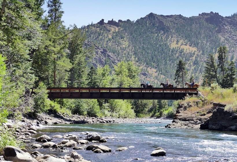 فندق ريفى Blackwater Creek Ranch