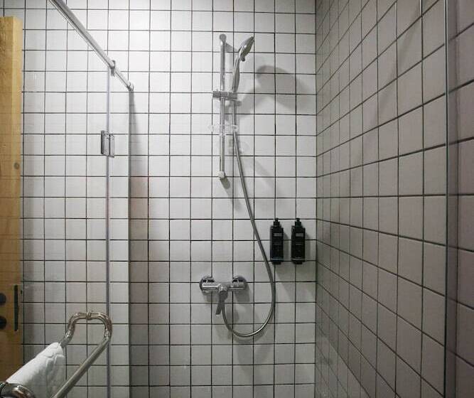 هتل Sazano Wine Cellar &