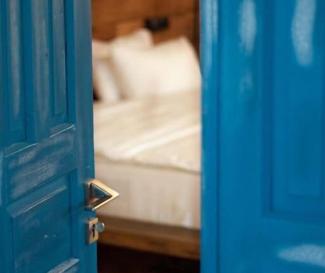 هتل Sazano Wine Cellar &