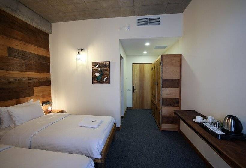 هتل Sazano Wine Cellar &