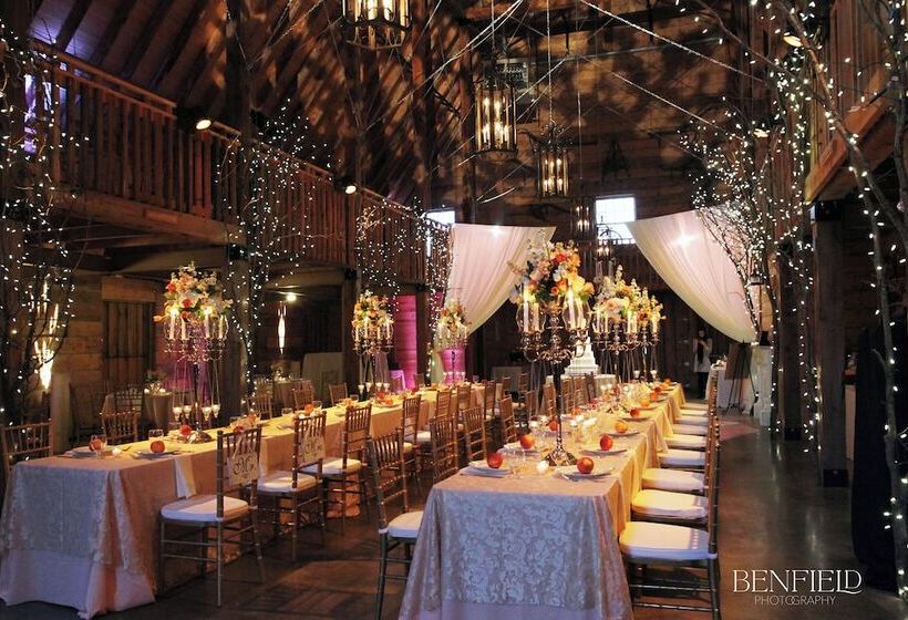 Отель Stonebreaker