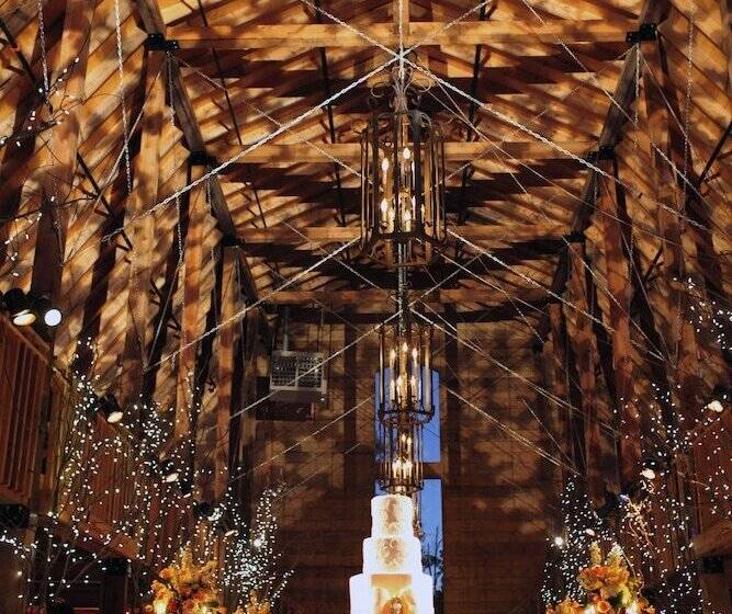 Отель Stonebreaker