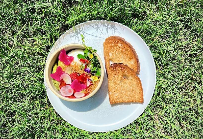 Отель Stonebreaker