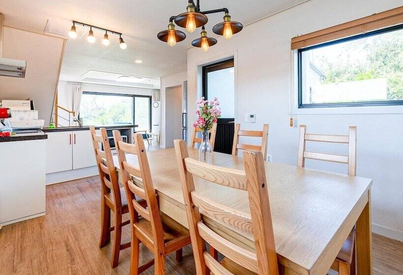 Jeju Damongchae Pension