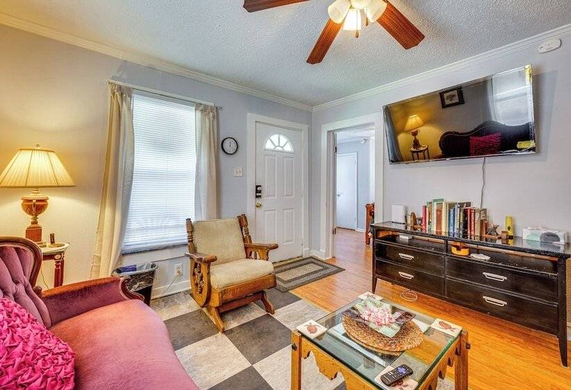 Family Friendly Home Near Parks & Lakes!