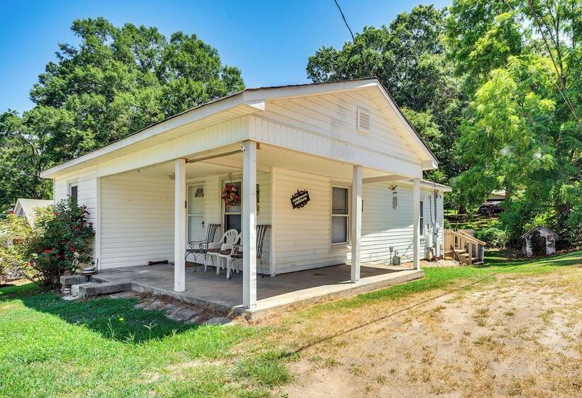 Family Friendly Home Near Parks & Lakes!