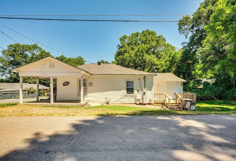 Family Friendly Home Near Parks & Lakes!