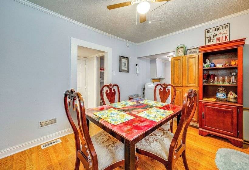 Family Friendly Home Near Parks & Lakes!