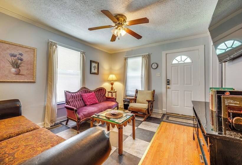 Family Friendly Home Near Parks & Lakes!