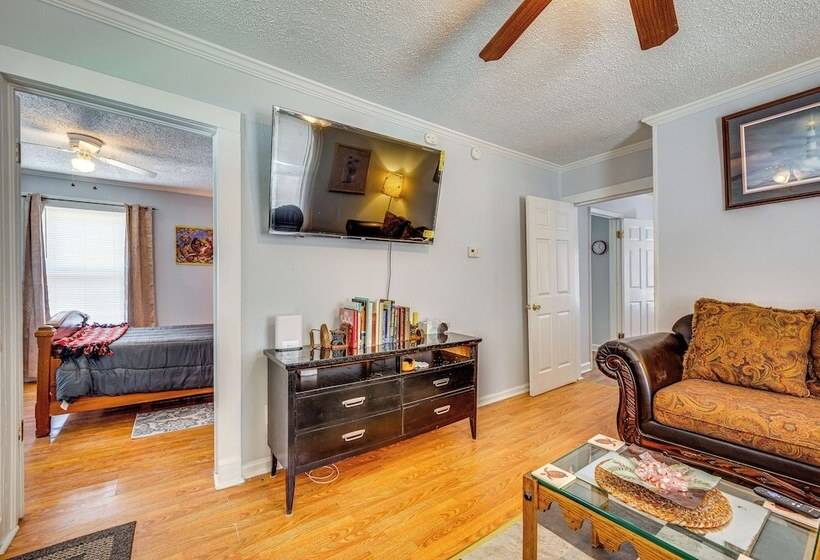 Family Friendly Home Near Parks & Lakes!