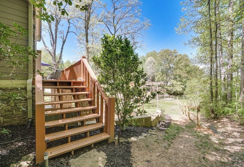 Lakefront Hiawassee Retreat W/ Dock + Hot Tub!
