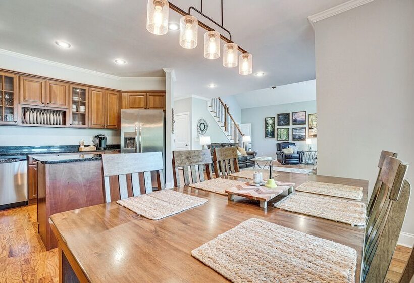 Lakefront Hiawassee Retreat W/ Dock + Hot Tub!