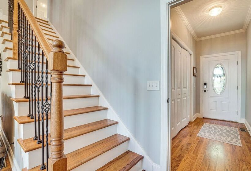 Lakefront Hiawassee Retreat W/ Dock + Hot Tub!