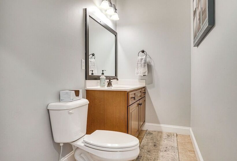 Lakefront Hiawassee Retreat W/ Dock + Hot Tub!