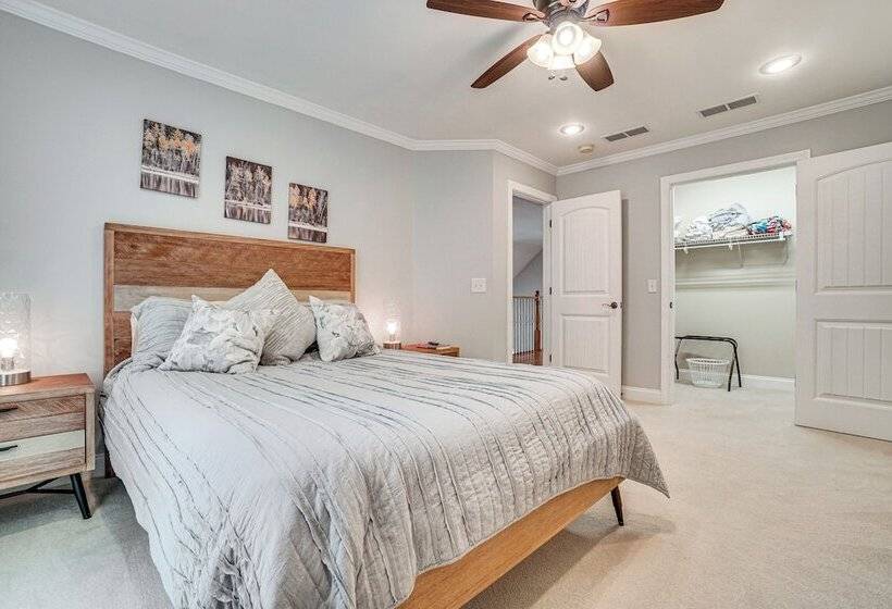 Lakefront Hiawassee Retreat W/ Dock + Hot Tub!