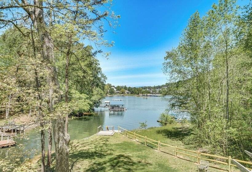 Lakefront Hiawassee Retreat W/ Dock + Hot Tub!