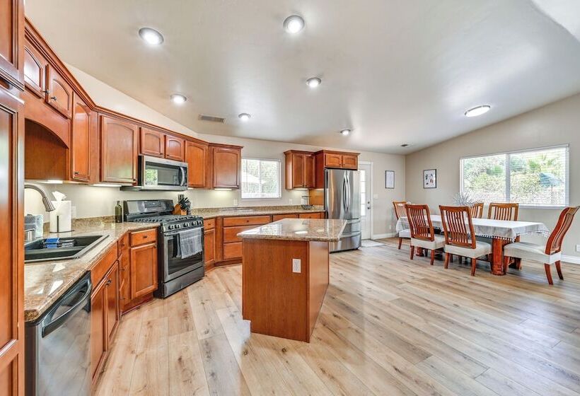 Lakeside Home W/ Fire Pit: 4 Mi To Lake Jennings!