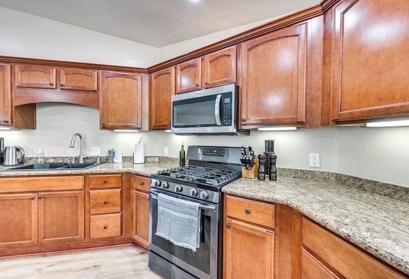 Lakeside Home W/ Fire Pit: 4 Mi To Lake Jennings!