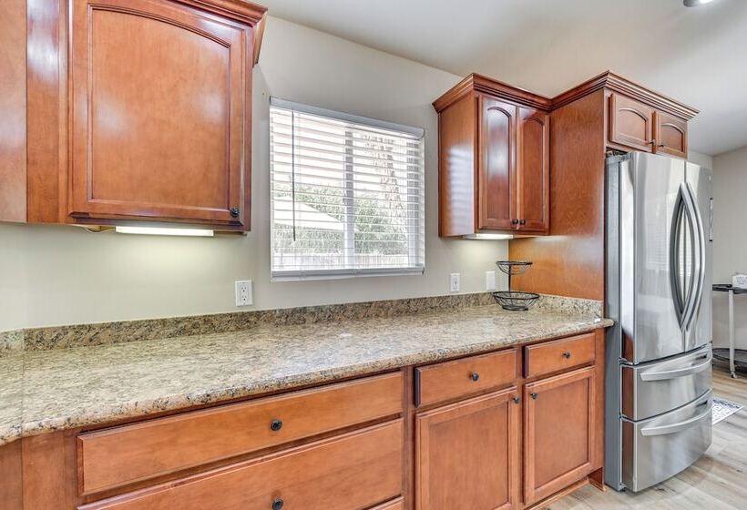 Lakeside Home W/ Fire Pit: 4 Mi To Lake Jennings!