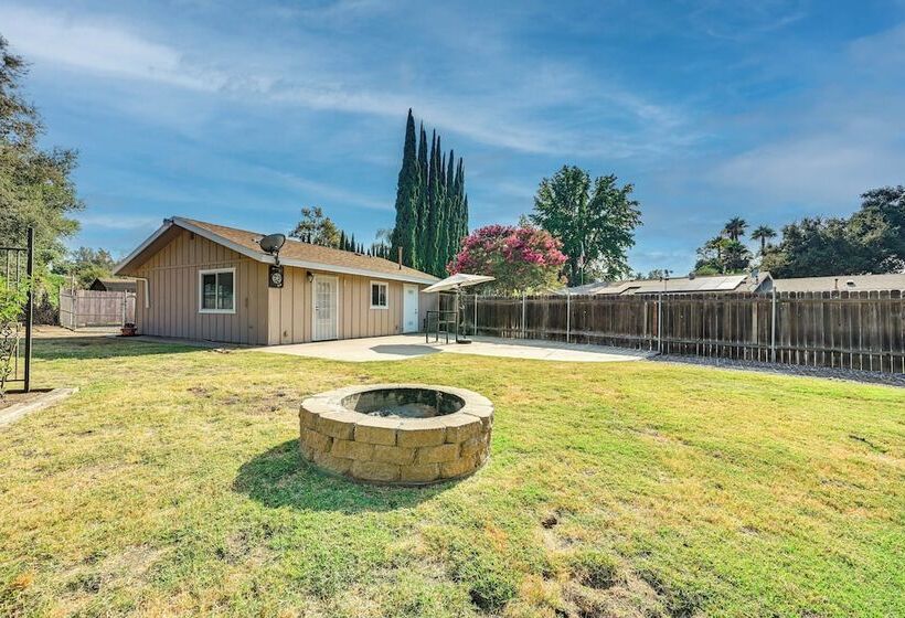 Lakeside Home W/ Fire Pit: 4 Mi To Lake Jennings!