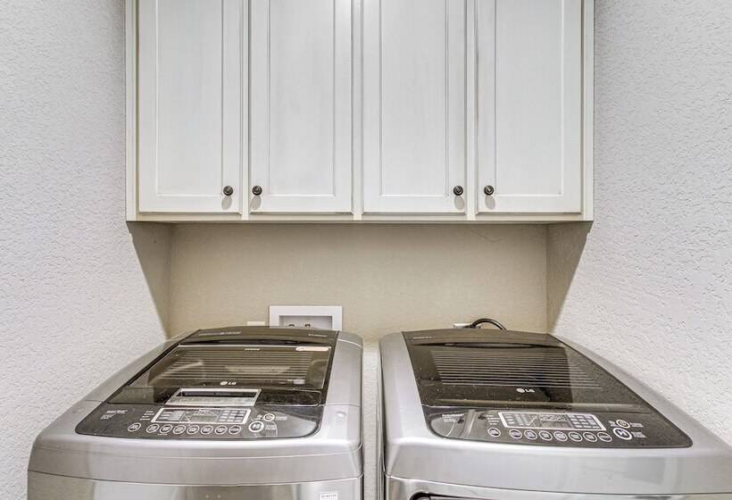 Luxe Brunswick Home ~ 14 Mi To Jekyll Island!