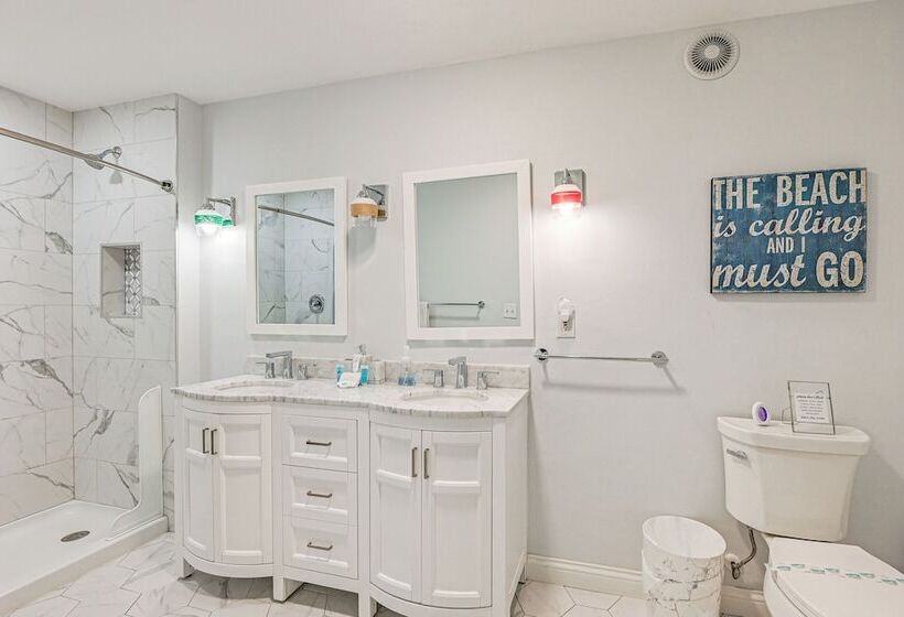 Marco Island Family Home: Pool, Lanai, Backyard!