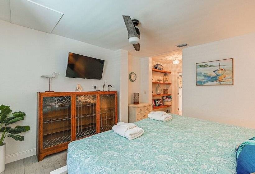 Marco Island Family Home: Pool, Lanai, Backyard!