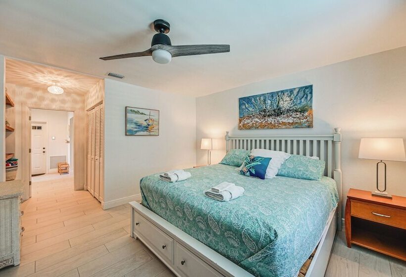 Marco Island Family Home: Pool, Lanai, Backyard!