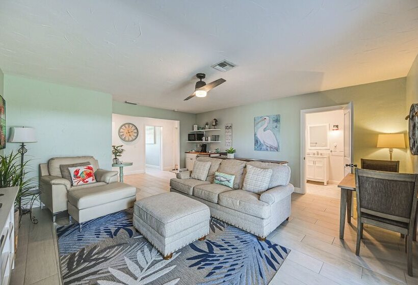 Marco Island Family Home: Pool, Lanai, Backyard!