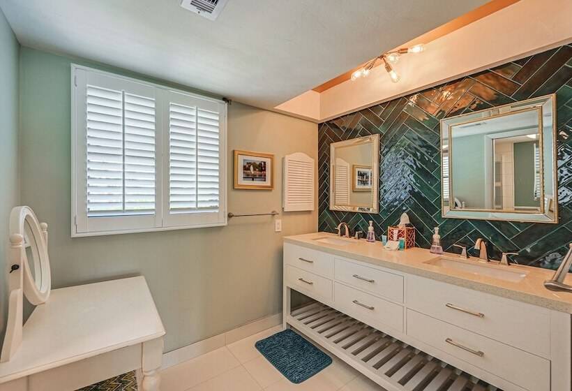 Marco Island Family Home: Pool, Lanai, Backyard!