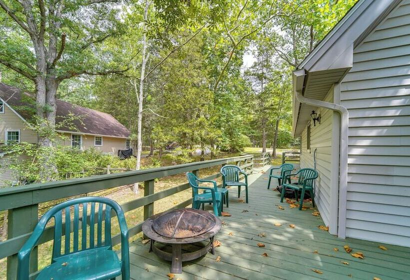 1 Mi To Massanutten Resort: Cabin W/ Fire Pit!