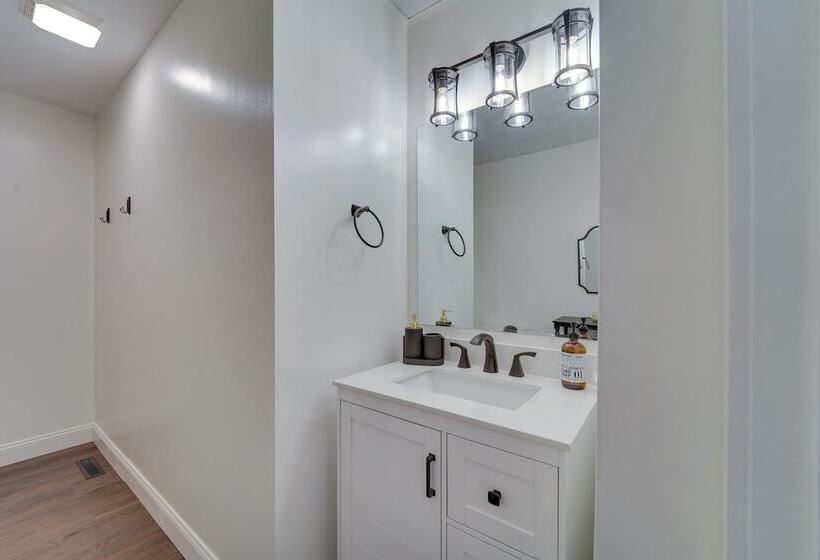 1 Mi To Massanutten Resort: Cabin W/ Fire Pit!