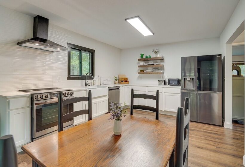 1 Mi To Massanutten Resort: Cabin W/ Fire Pit!