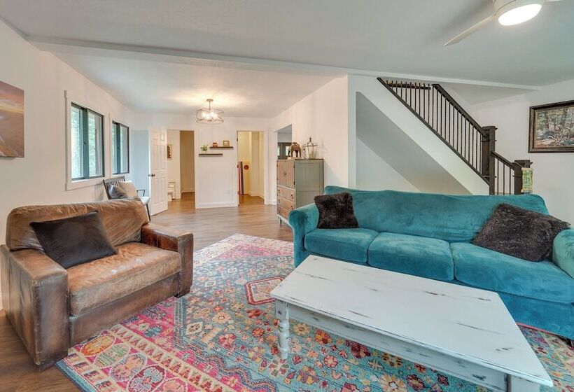 1 Mi To Massanutten Resort: Cabin W/ Fire Pit!